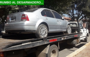 su compañia se lleva el auto al desarmadero